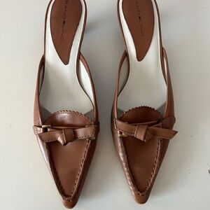 Women’s Bandolino Leather Kitten Heels (like new in box)